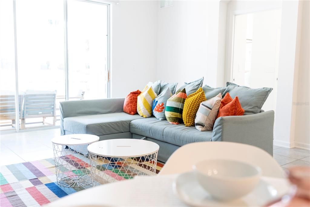 待售: $329,000 (2 贝兹, 2 浴室, 1388 平方英尺)