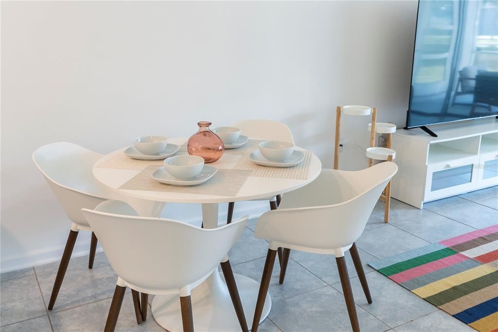 待售: $329,000 (2 贝兹, 2 浴室, 1388 平方英尺)