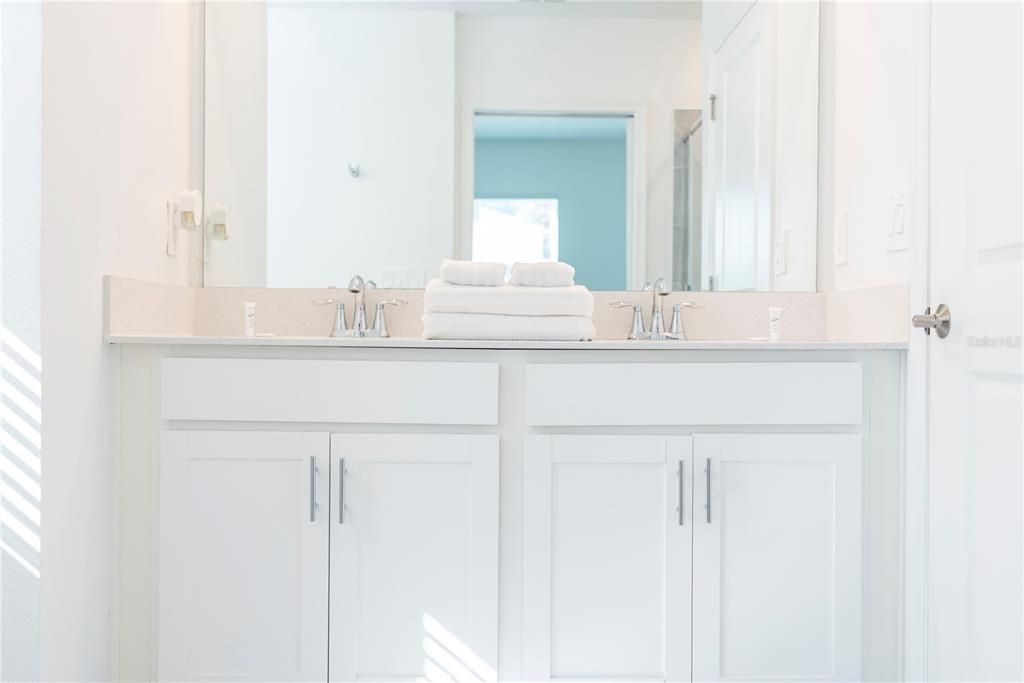 待售: $329,000 (2 贝兹, 2 浴室, 1388 平方英尺)