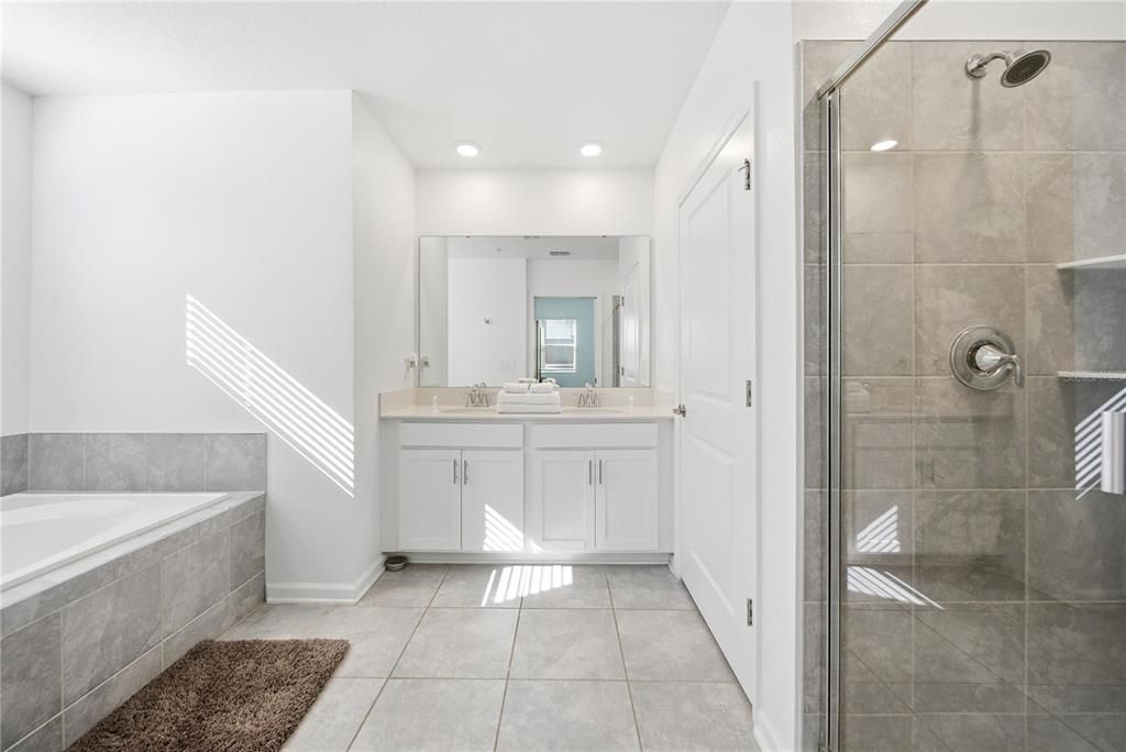 待售: $329,000 (2 贝兹, 2 浴室, 1388 平方英尺)