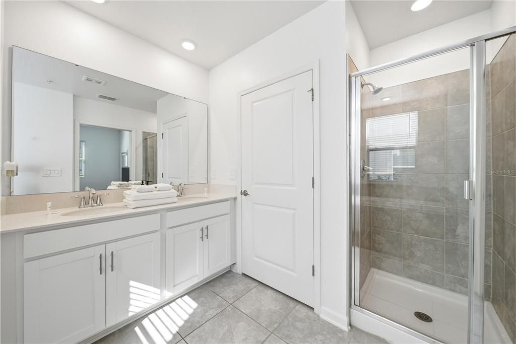 待售: $329,000 (2 贝兹, 2 浴室, 1388 平方英尺)