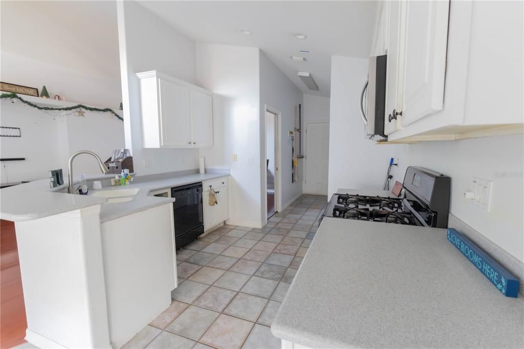 待售: $260,000 (3 贝兹, 2 浴室, 1724 平方英尺)