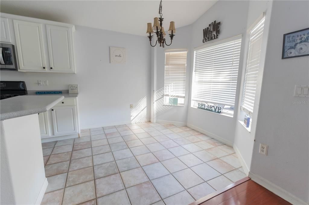 待售: $260,000 (3 贝兹, 2 浴室, 1724 平方英尺)