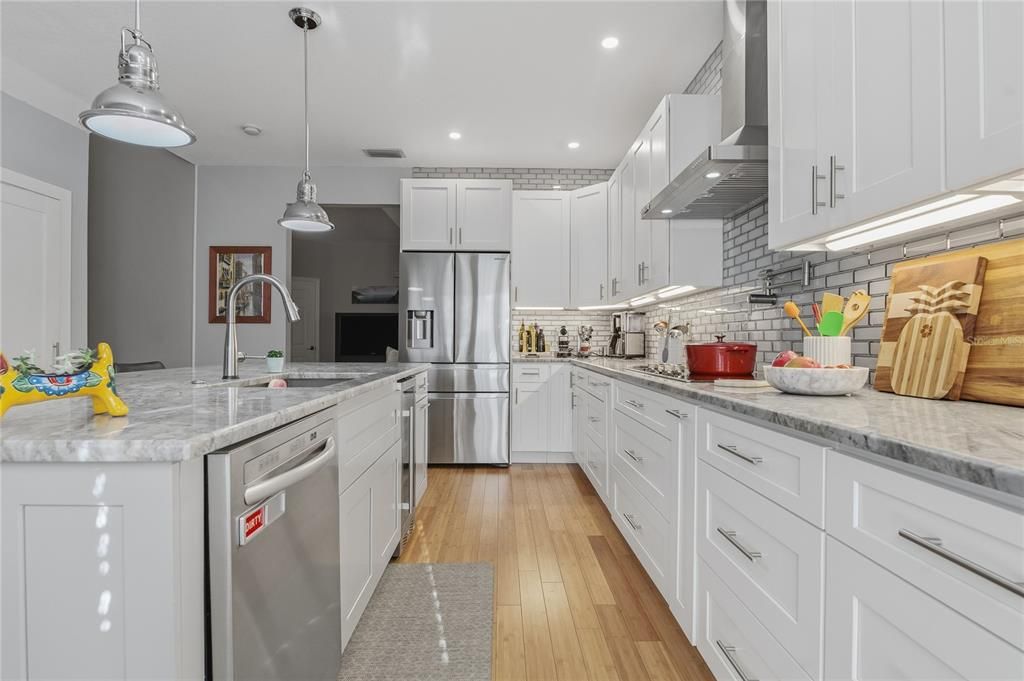 Active With Contract: $319,900 (3 beds, 2 baths, 1685 Square Feet)