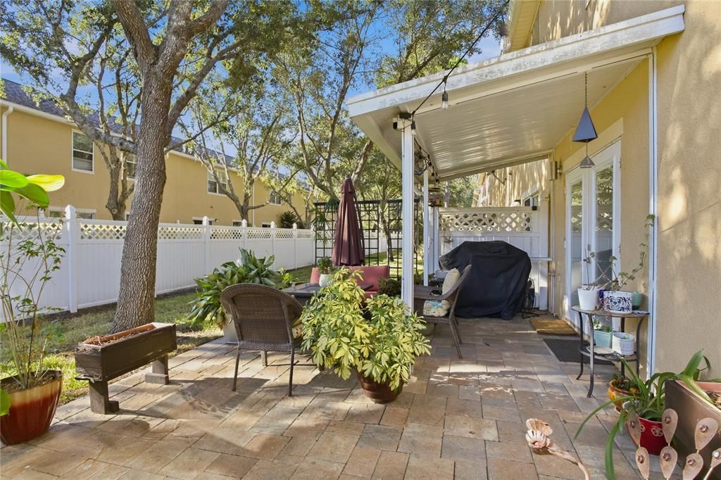 Active With Contract: $319,900 (3 beds, 2 baths, 1685 Square Feet)