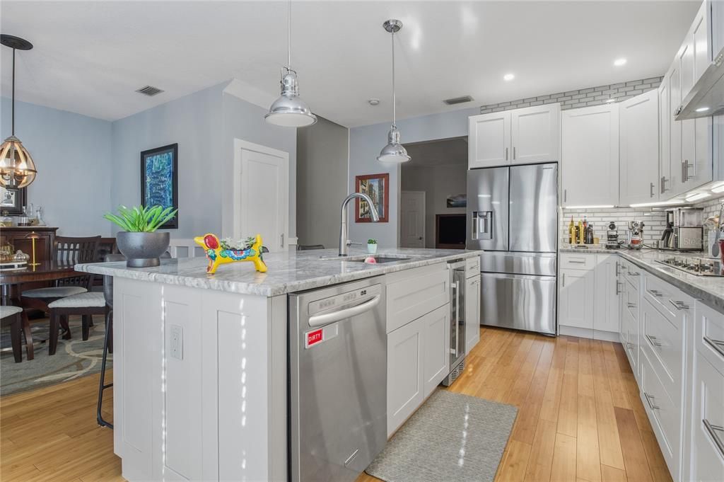 Active With Contract: $319,900 (3 beds, 2 baths, 1685 Square Feet)