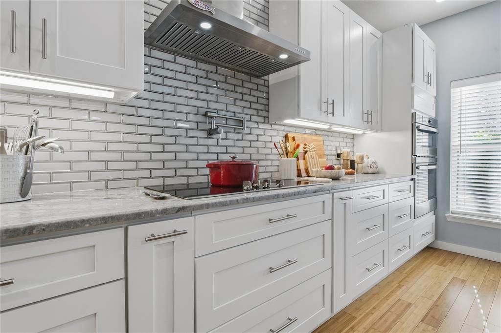 Active With Contract: $319,900 (3 beds, 2 baths, 1685 Square Feet)