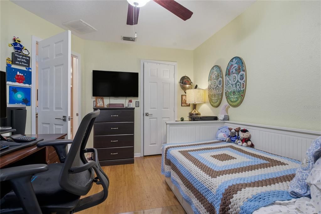 Active With Contract: $319,900 (3 beds, 2 baths, 1685 Square Feet)