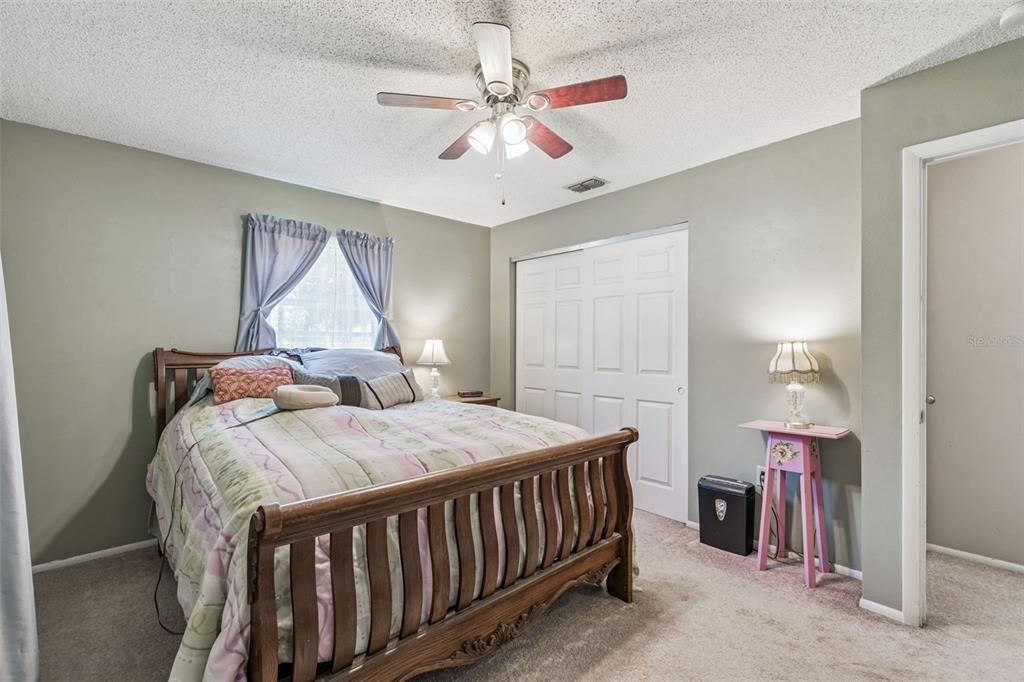 For Sale: $390,000 (2 beds, 2 baths, 1000 Square Feet)