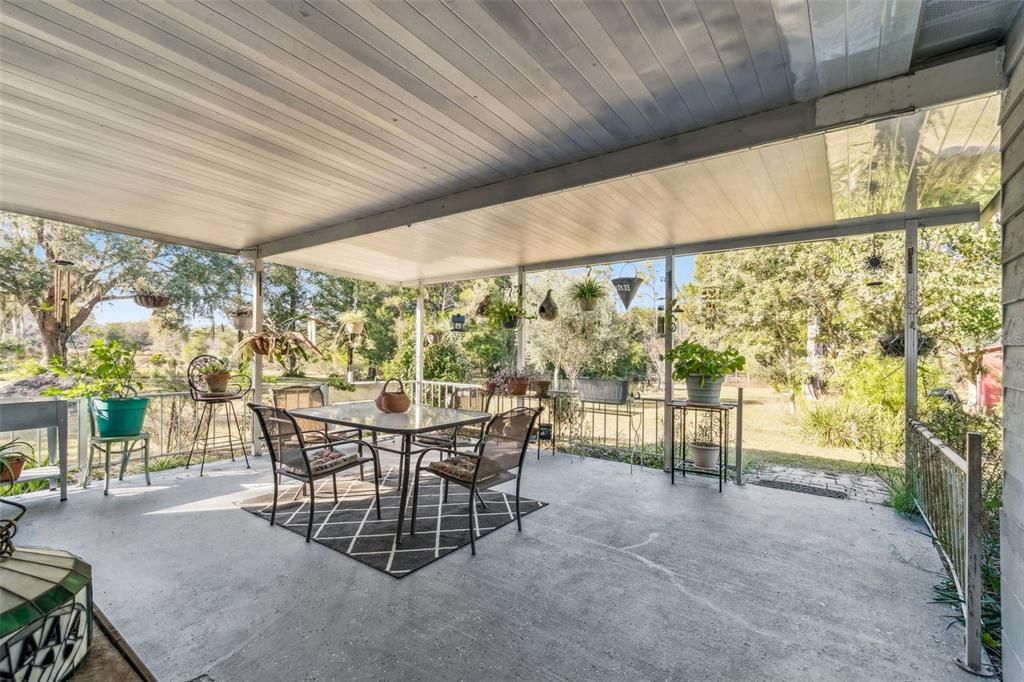 For Sale: $390,000 (2 beds, 2 baths, 1000 Square Feet)