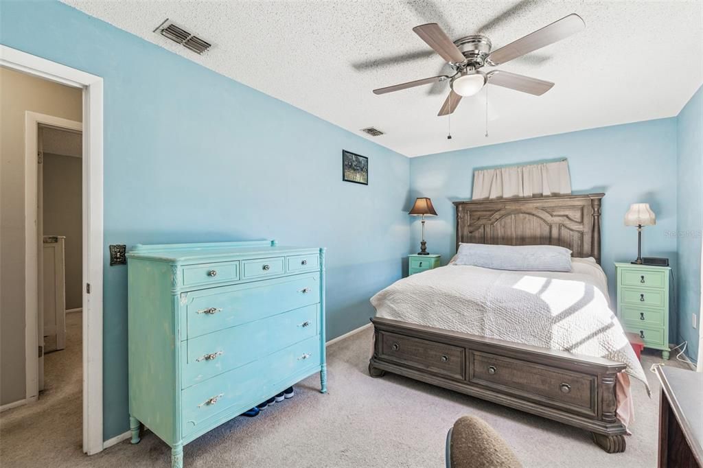 For Sale: $390,000 (2 beds, 2 baths, 1000 Square Feet)