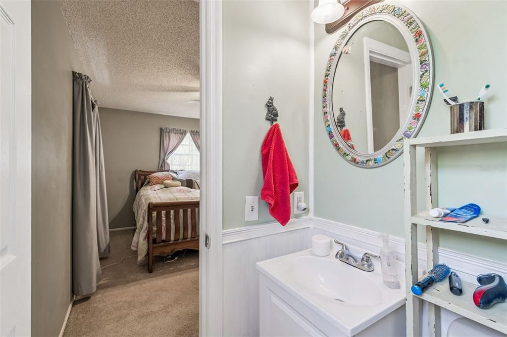 For Sale: $390,000 (2 beds, 2 baths, 1000 Square Feet)