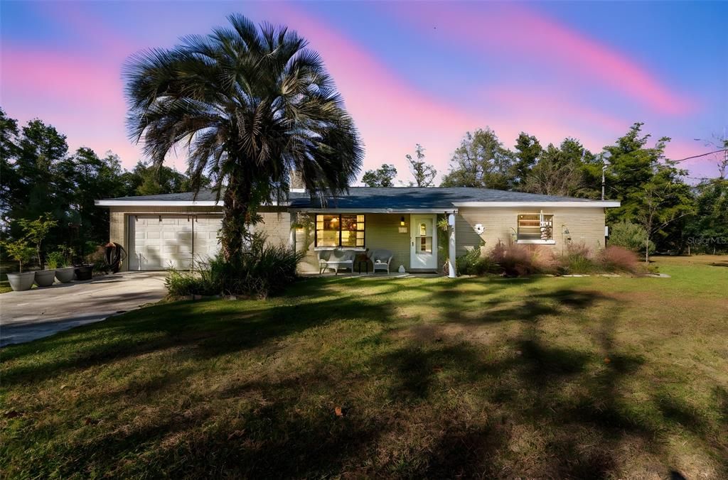 For Sale: $390,000 (2 beds, 2 baths, 1000 Square Feet)