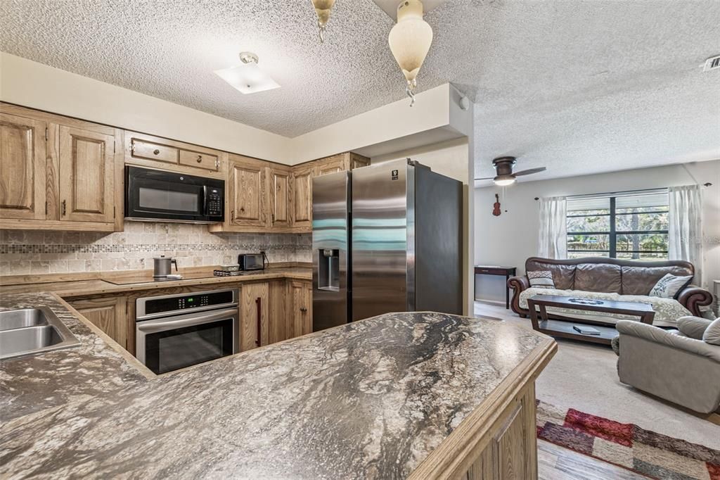 For Sale: $390,000 (2 beds, 2 baths, 1000 Square Feet)