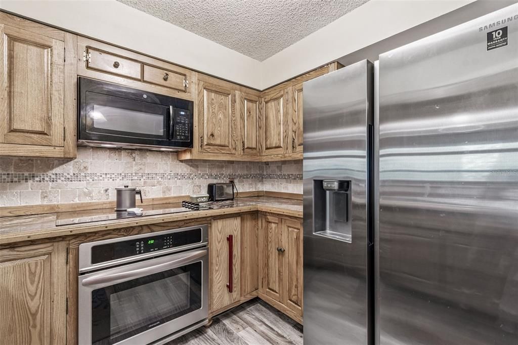 For Sale: $390,000 (2 beds, 2 baths, 1000 Square Feet)