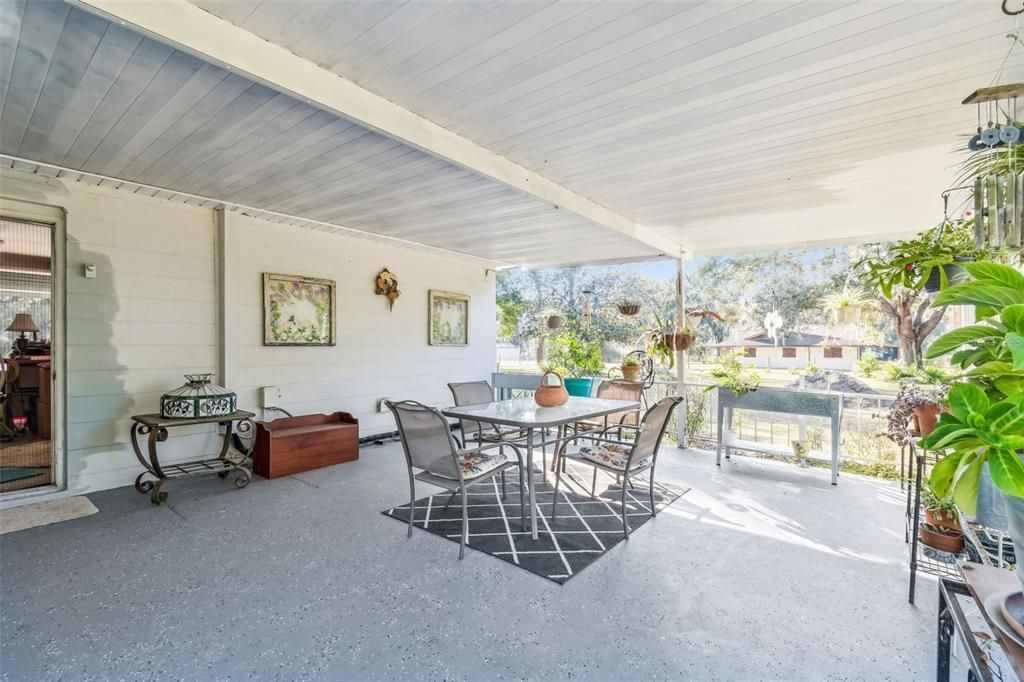 For Sale: $390,000 (2 beds, 2 baths, 1000 Square Feet)