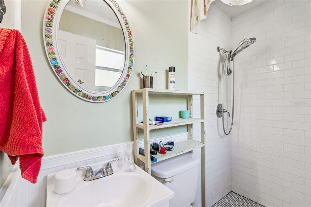 For Sale: $390,000 (2 beds, 2 baths, 1000 Square Feet)