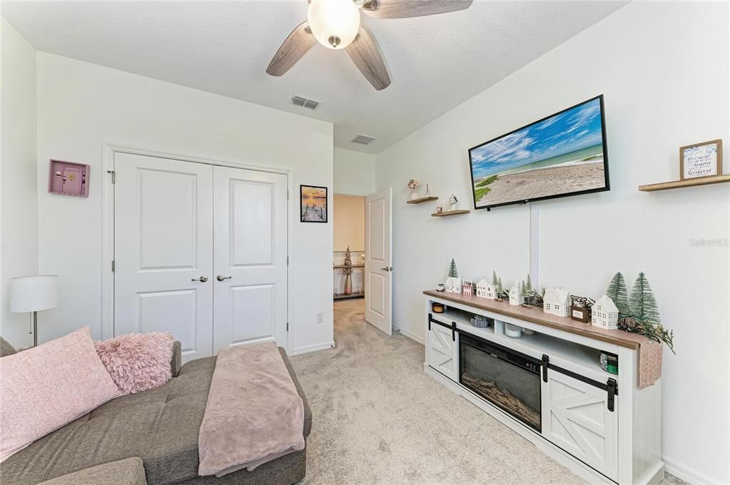 En Venta: $324,500 (3 camas, 2 baños, 1766 Pies cuadrados)