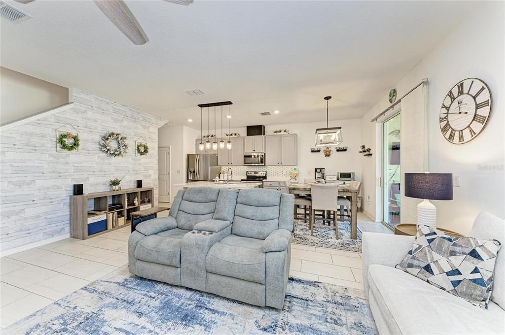 En Venta: $324,500 (3 camas, 2 baños, 1766 Pies cuadrados)