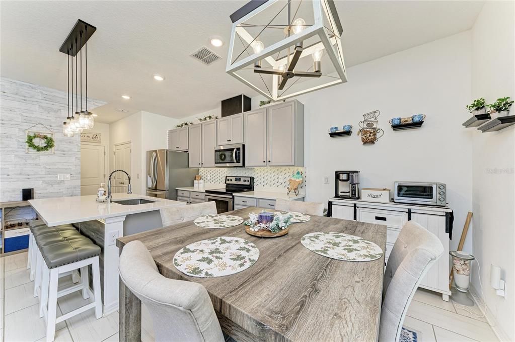 En Venta: $324,500 (3 camas, 2 baños, 1766 Pies cuadrados)