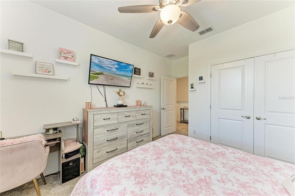 En Venta: $324,500 (3 camas, 2 baños, 1766 Pies cuadrados)