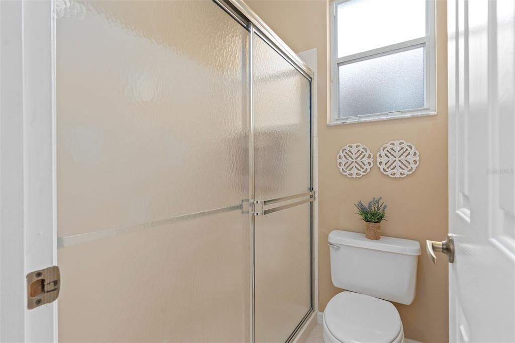 待售: $315,000 (2 贝兹, 2 浴室, 1390 平方英尺)