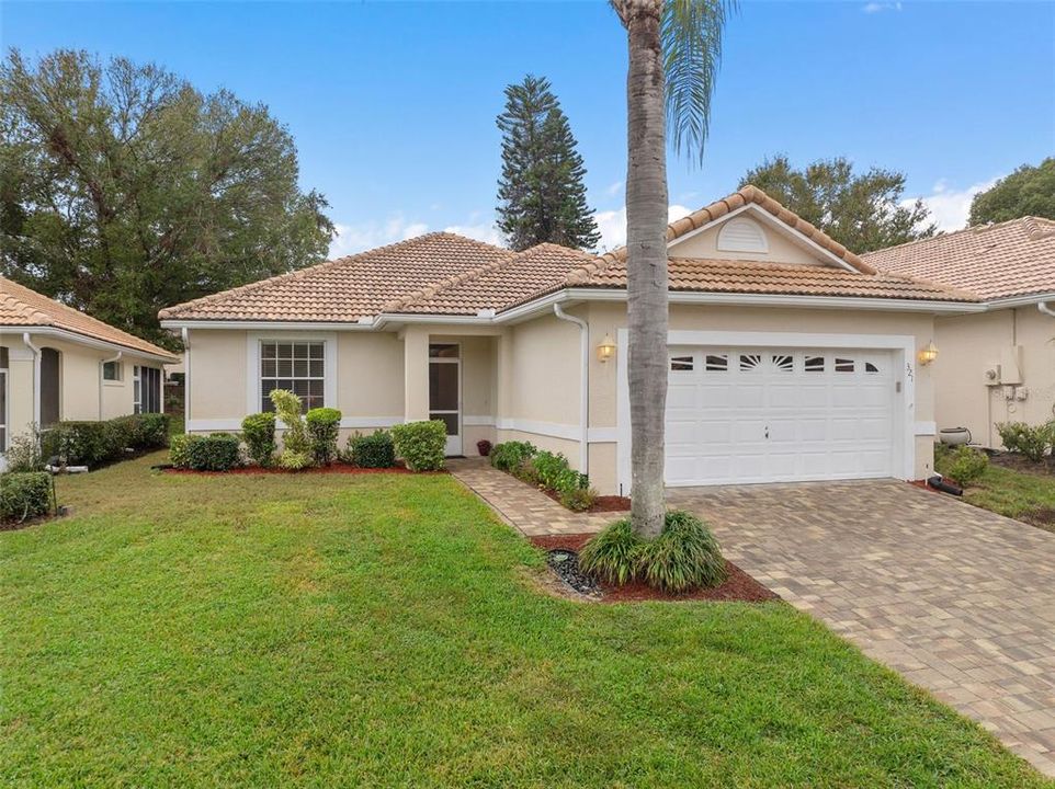 待售: $315,000 (2 贝兹, 2 浴室, 1390 平方英尺)