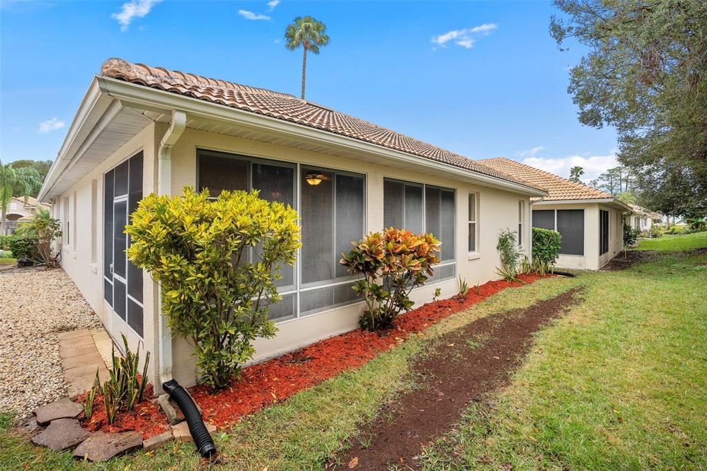 待售: $315,000 (2 贝兹, 2 浴室, 1390 平方英尺)