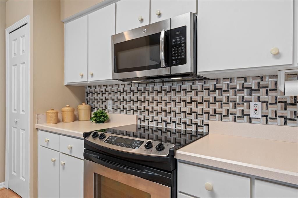 待售: $315,000 (2 贝兹, 2 浴室, 1390 平方英尺)