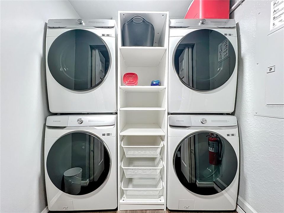 合同活跃: $650,000 (5 贝兹, 5 浴室, 2342 平方英尺)