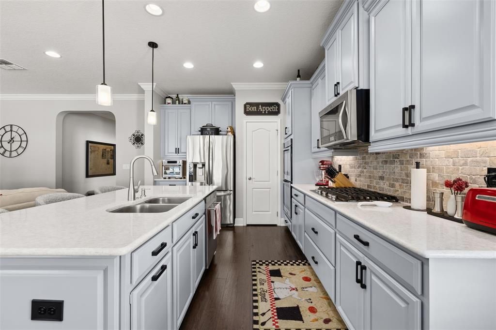 Active With Contract: $649,000 (3 beds, 2 baths, 2169 Square Feet)