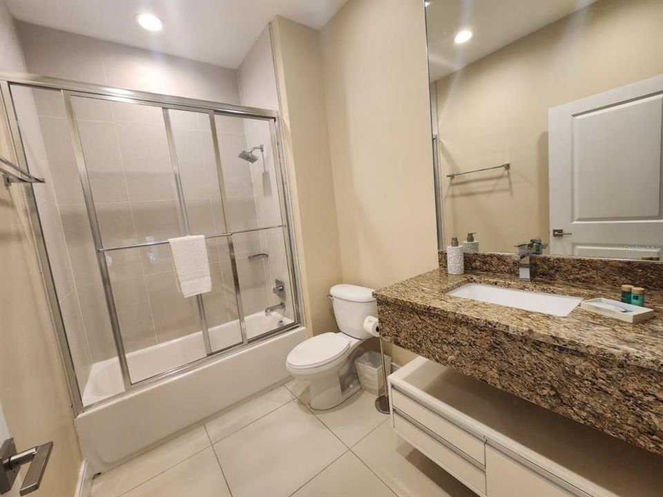 For Sale: $480,000 (4 beds, 4 baths, 2396 Square Feet)