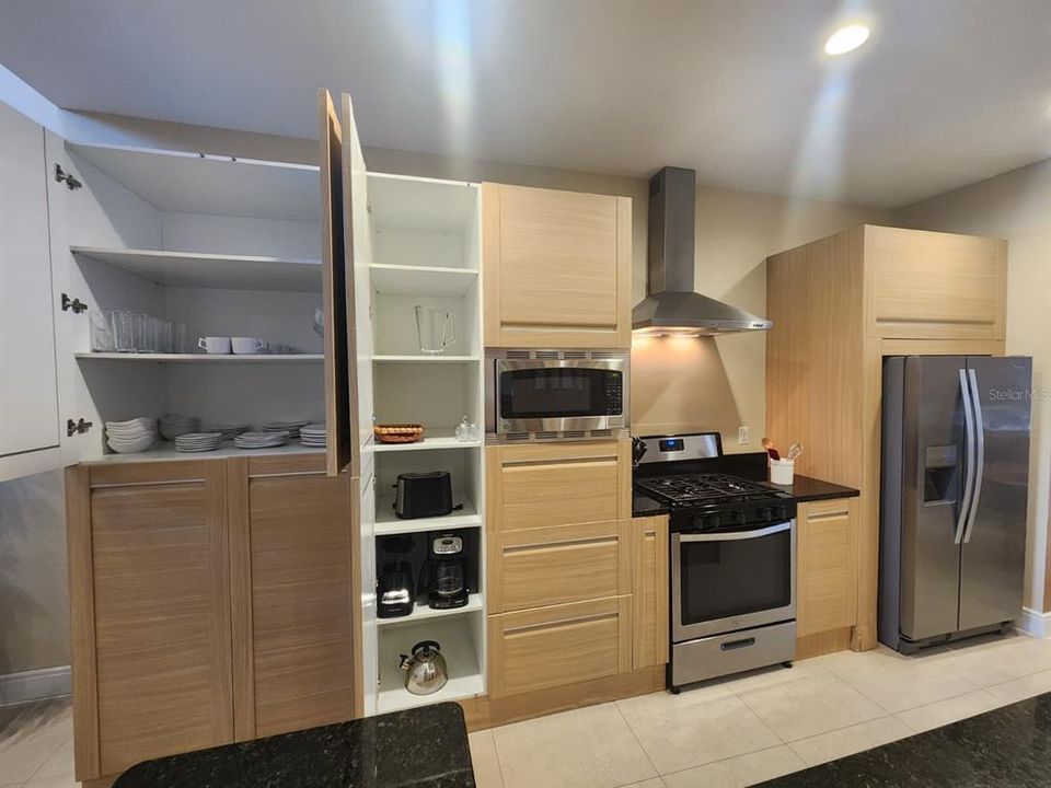 For Sale: $480,000 (4 beds, 4 baths, 2396 Square Feet)