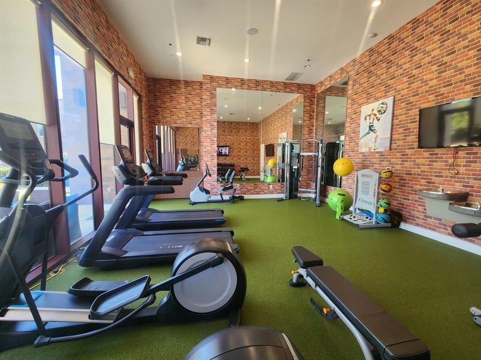 For Sale: $480,000 (4 beds, 4 baths, 2396 Square Feet)