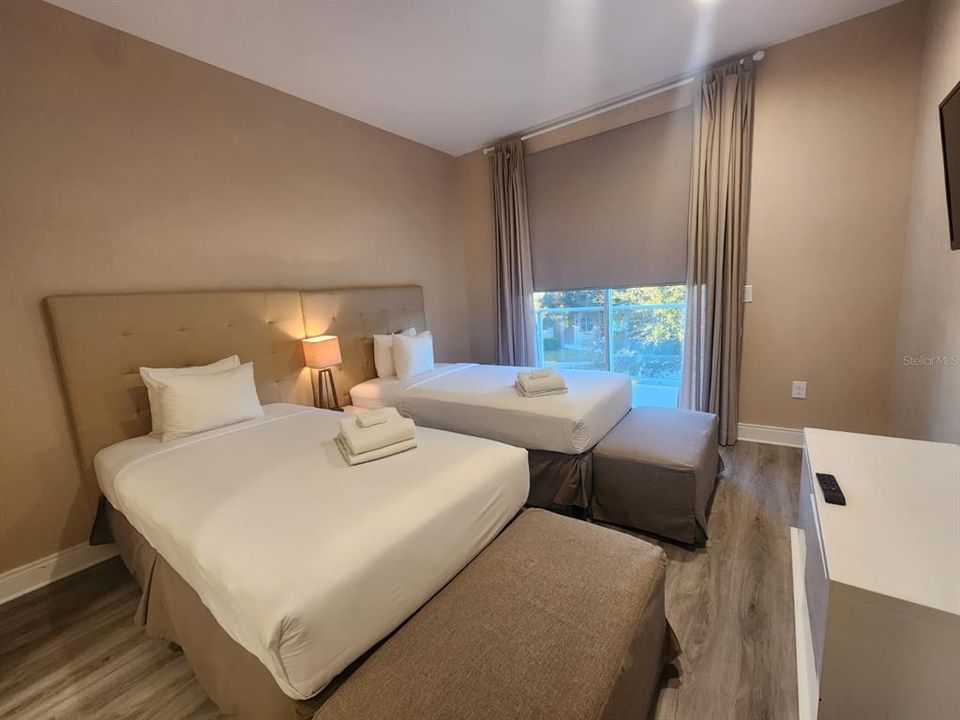 For Sale: $480,000 (4 beds, 4 baths, 2396 Square Feet)