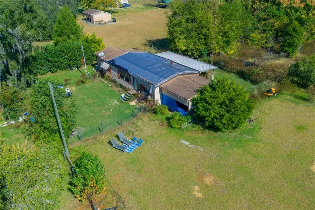 合同活跃: $180,000 (2 贝兹, 2 浴室, 1056 平方英尺)