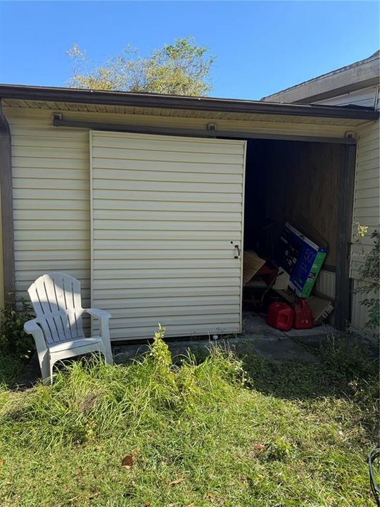 合同活跃: $180,000 (2 贝兹, 2 浴室, 1056 平方英尺)