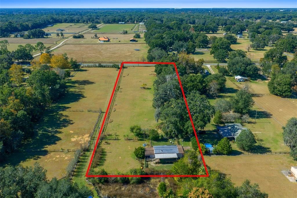 合同活跃: $180,000 (2 贝兹, 2 浴室, 1056 平方英尺)