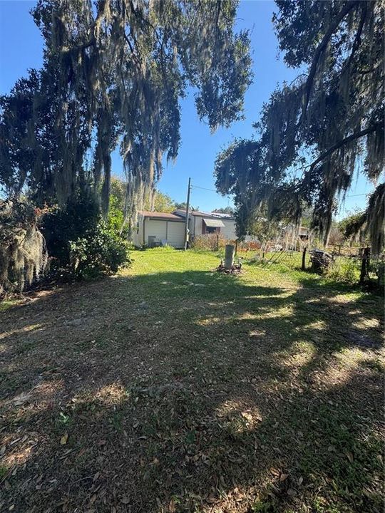 合同活跃: $180,000 (2 贝兹, 2 浴室, 1056 平方英尺)