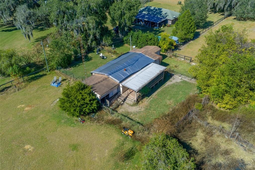 合同活跃: $180,000 (2 贝兹, 2 浴室, 1056 平方英尺)