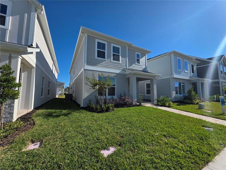 For Rent: $2,300 (3 beds, 2 baths, 1929 Square Feet)