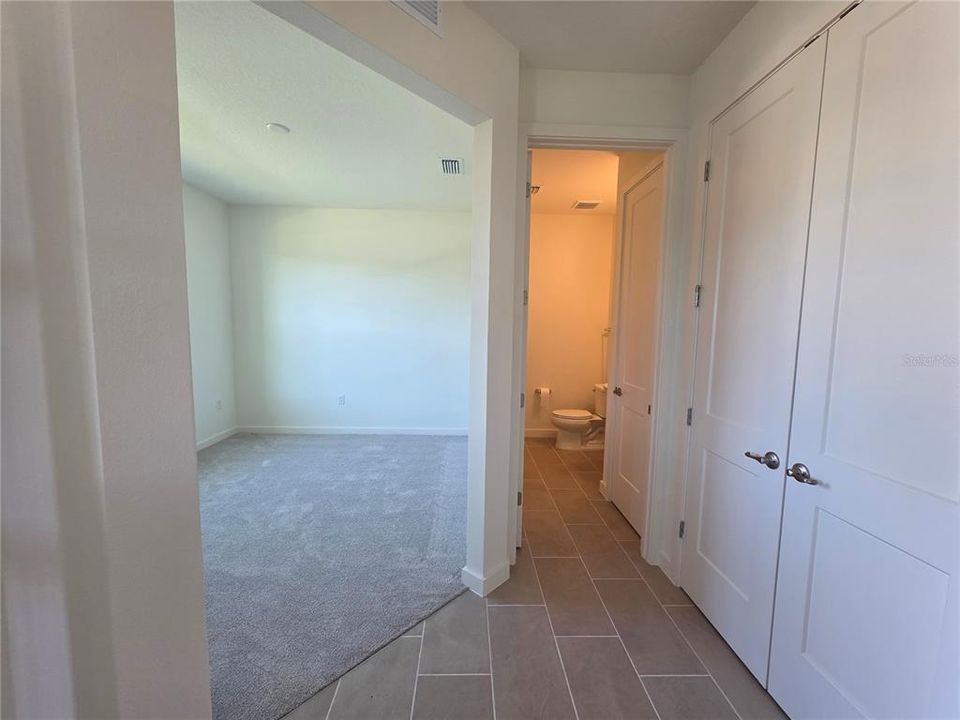 For Rent: $2,300 (3 beds, 2 baths, 1929 Square Feet)