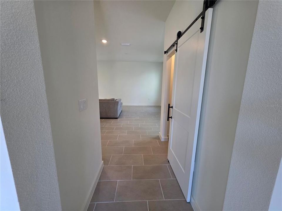 For Rent: $2,300 (3 beds, 2 baths, 1929 Square Feet)