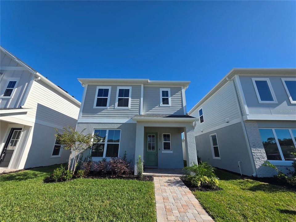 For Rent: $2,300 (3 beds, 2 baths, 1929 Square Feet)