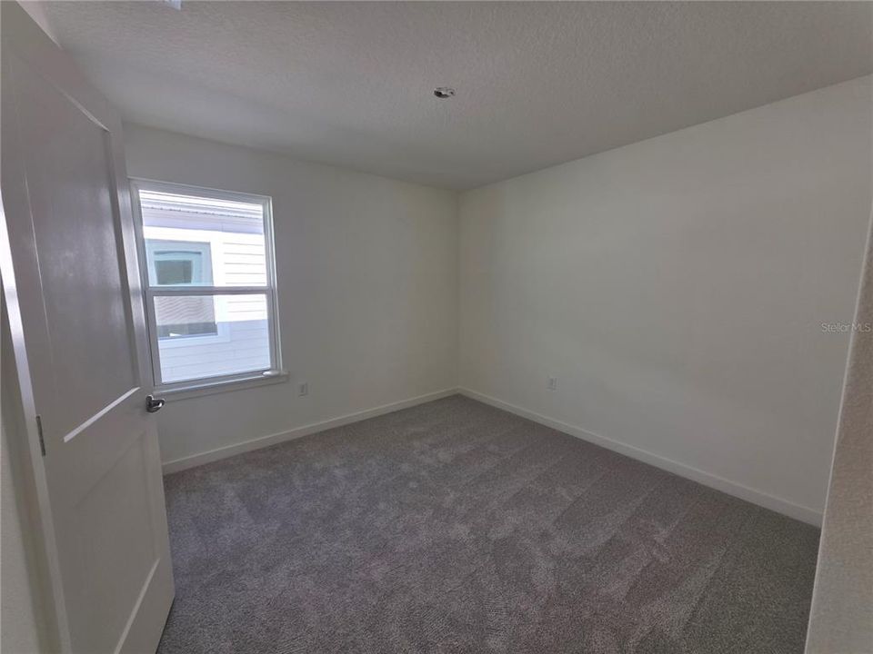 For Rent: $2,300 (3 beds, 2 baths, 1929 Square Feet)