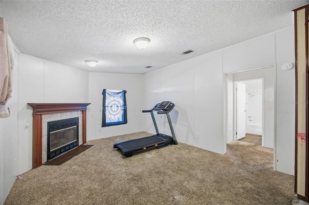 待售: $200,000 (3 贝兹, 2 浴室, 1512 平方英尺)