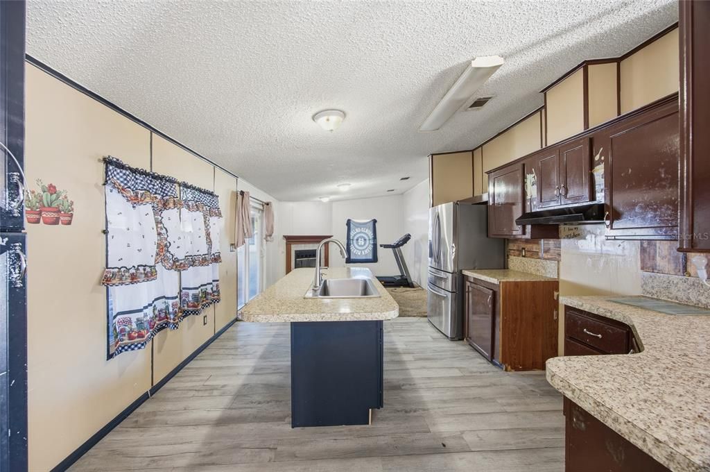 待售: $200,000 (3 贝兹, 2 浴室, 1512 平方英尺)