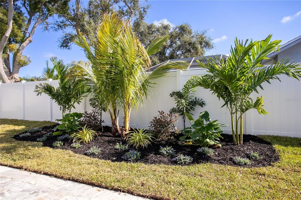 Active With Contract: $1,625,000 (4 beds, 5 baths, 5100 Square Feet)