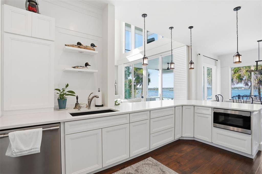 For Sale: $2,400,000 (3 beds, 2 baths, 2339 Square Feet)