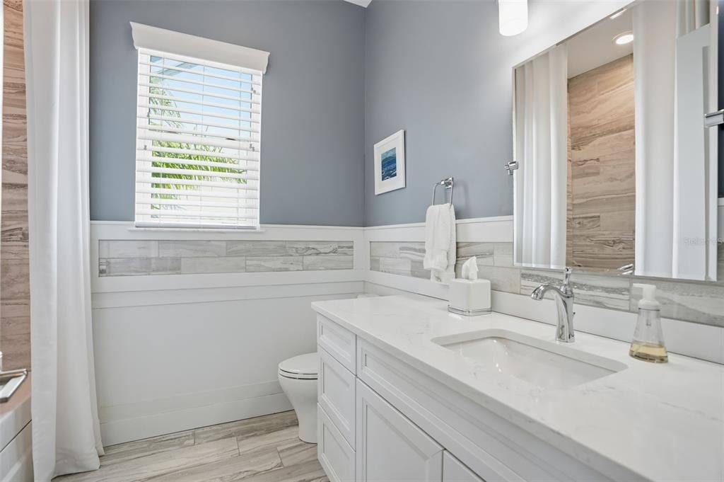 For Sale: $2,400,000 (3 beds, 2 baths, 2339 Square Feet)